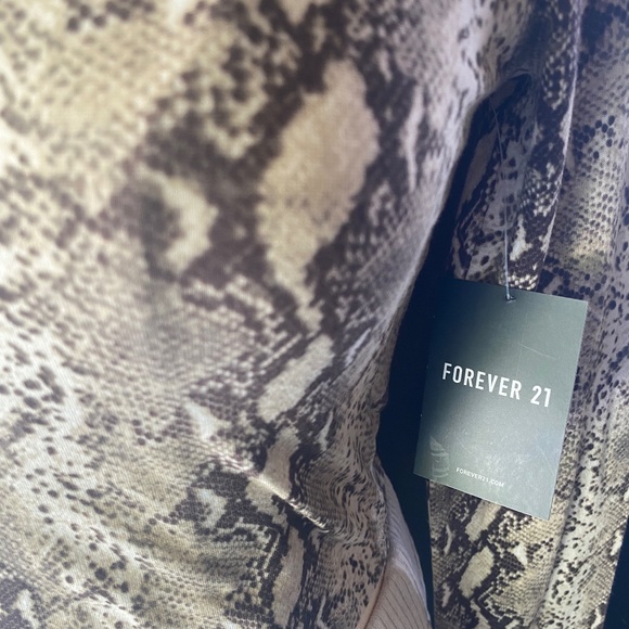 Forever 21 brown & tan snake skin print top - Picture 4 of 4